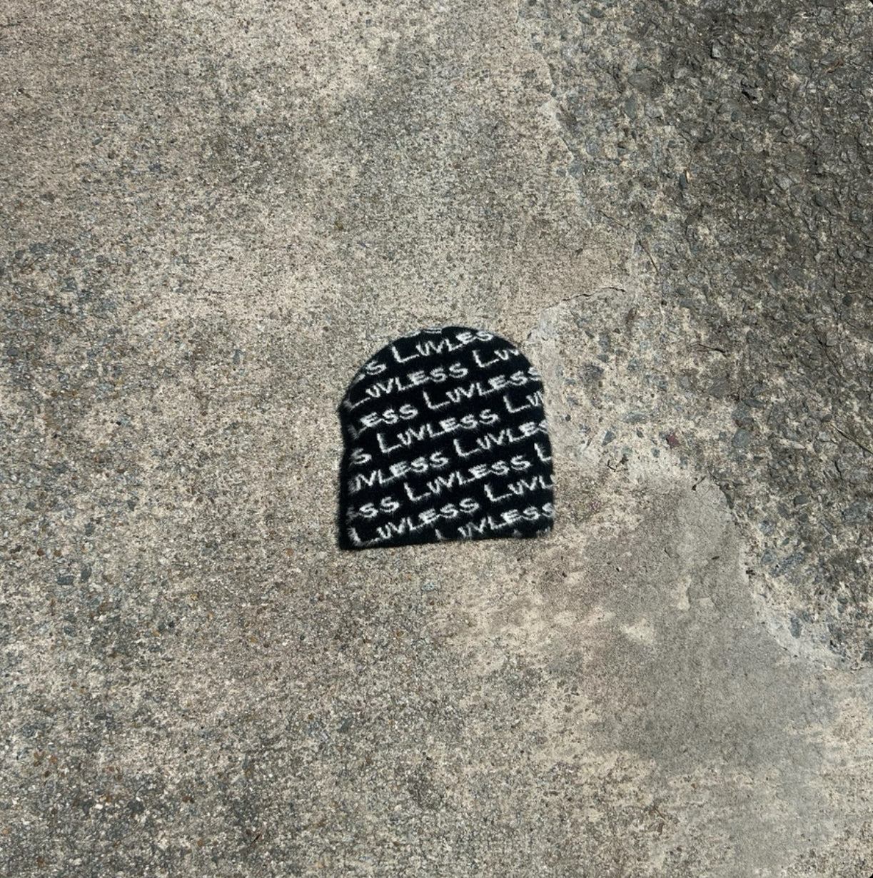 "LUVLESS" MOHAIR SKULL CAP (BLACK)